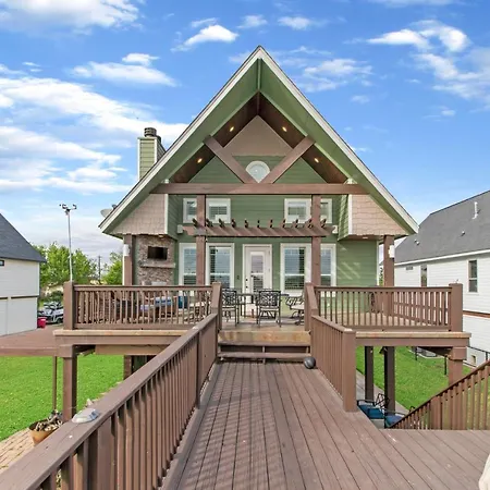 Luxury Waterfront Home Family And Pet Friendly Near Surfside Beach 11 Mins